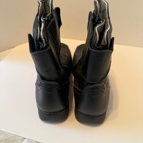 Daytona Rainbow GTX Motorcycle Boots, EU 41 (US 8.5) Gortex Black Leather - Picture 6 of 11